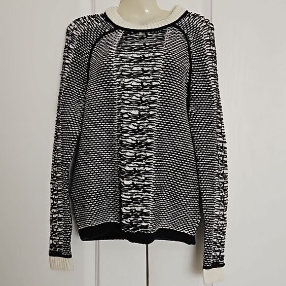 Lord & Taylor Knitted Crew Neck Long Sleeves Sweater Small Black & White - Picture 5 of 16